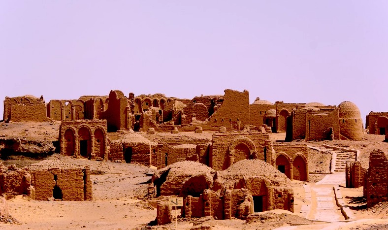 Al Kharga Oasis: Egypt's Ancient Desert Citadel